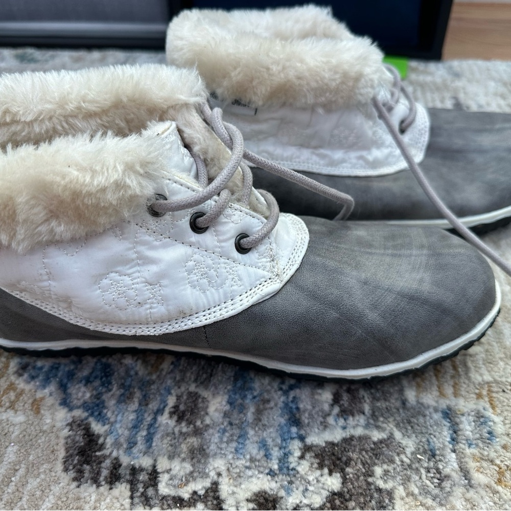 Cozy Fur-Lined Gray and White Boots
